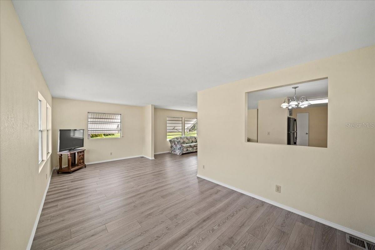 Image 9 of 34 For 752 Knotty Pine Circle
