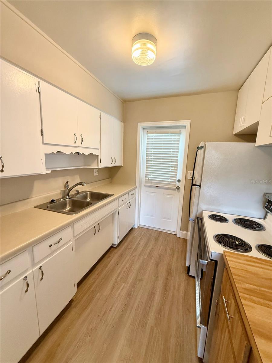 Image 11 of 30 For 2655 Hempstead Drive