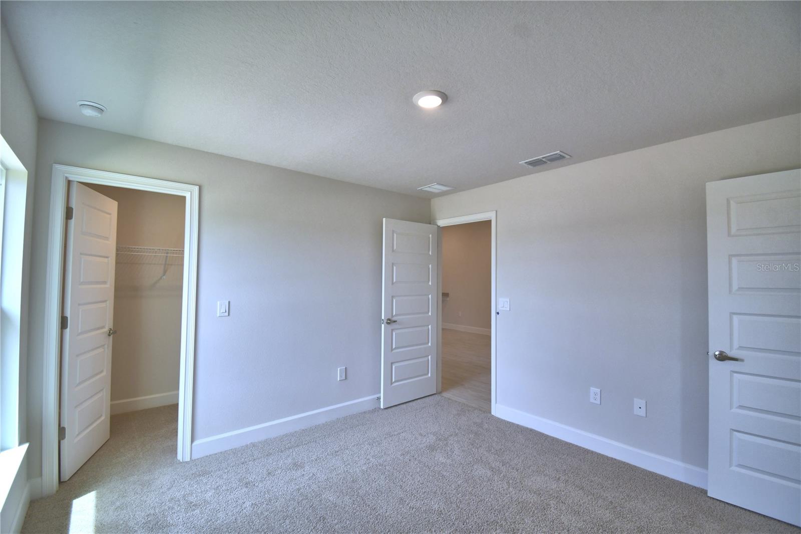 Image 33 of 69 For 5409 Waterside Drive