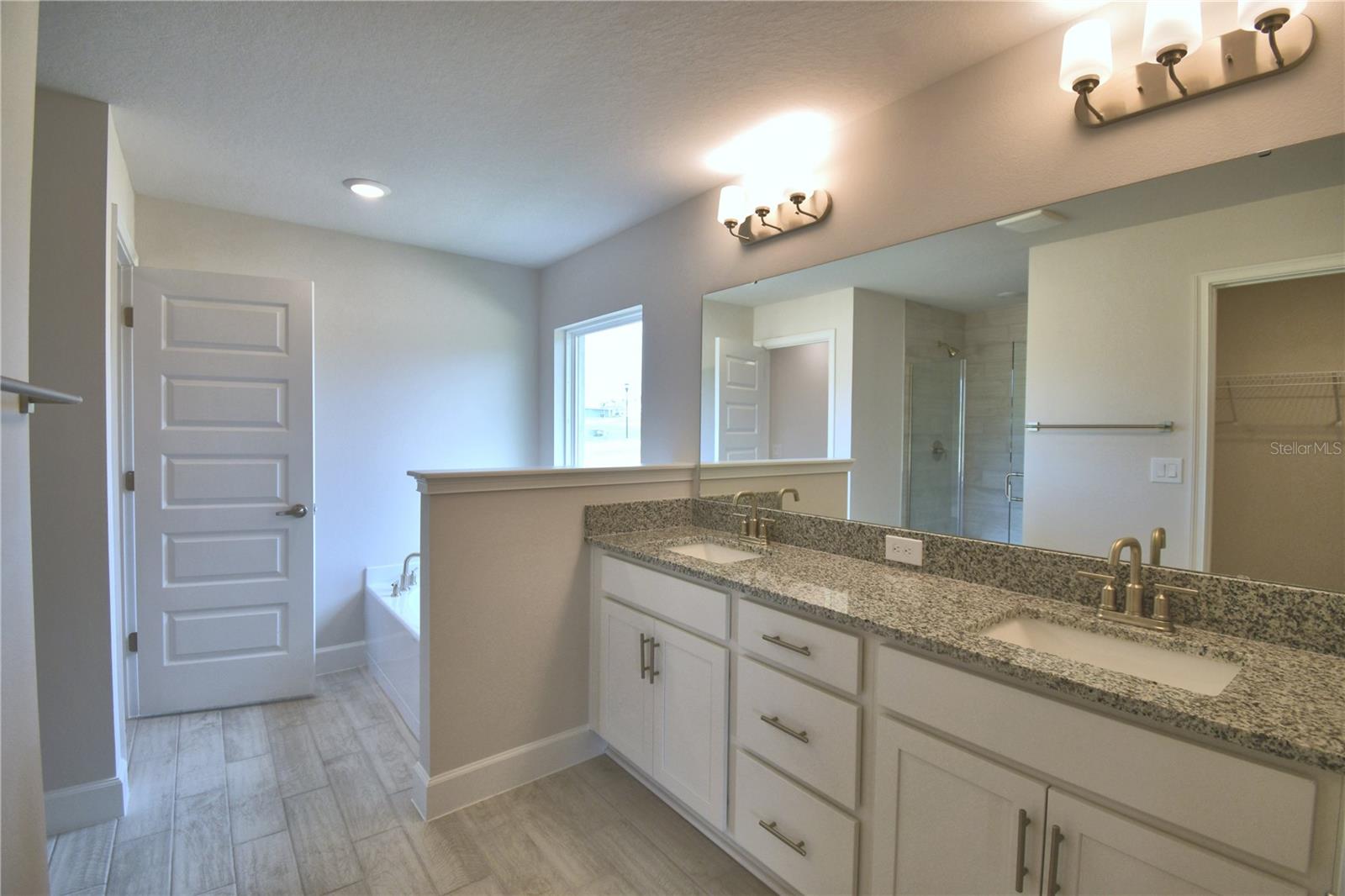 Image 41 of 69 For 5409 Waterside Drive