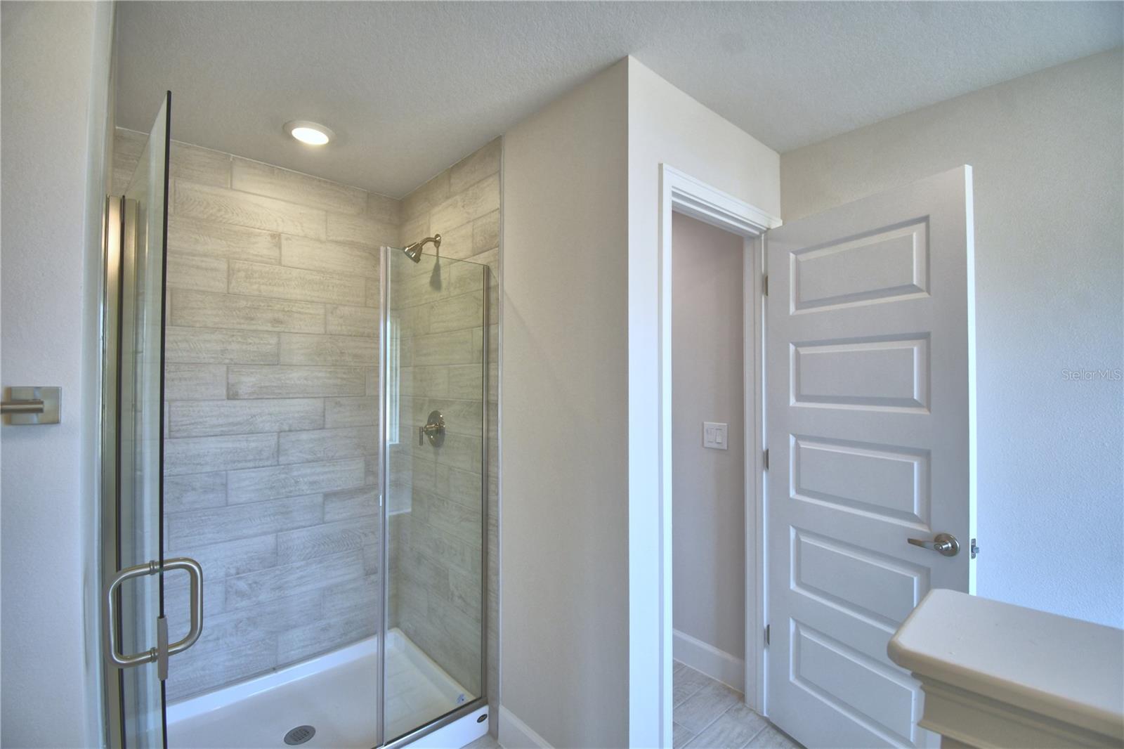 Image 42 of 69 For 5409 Waterside Drive