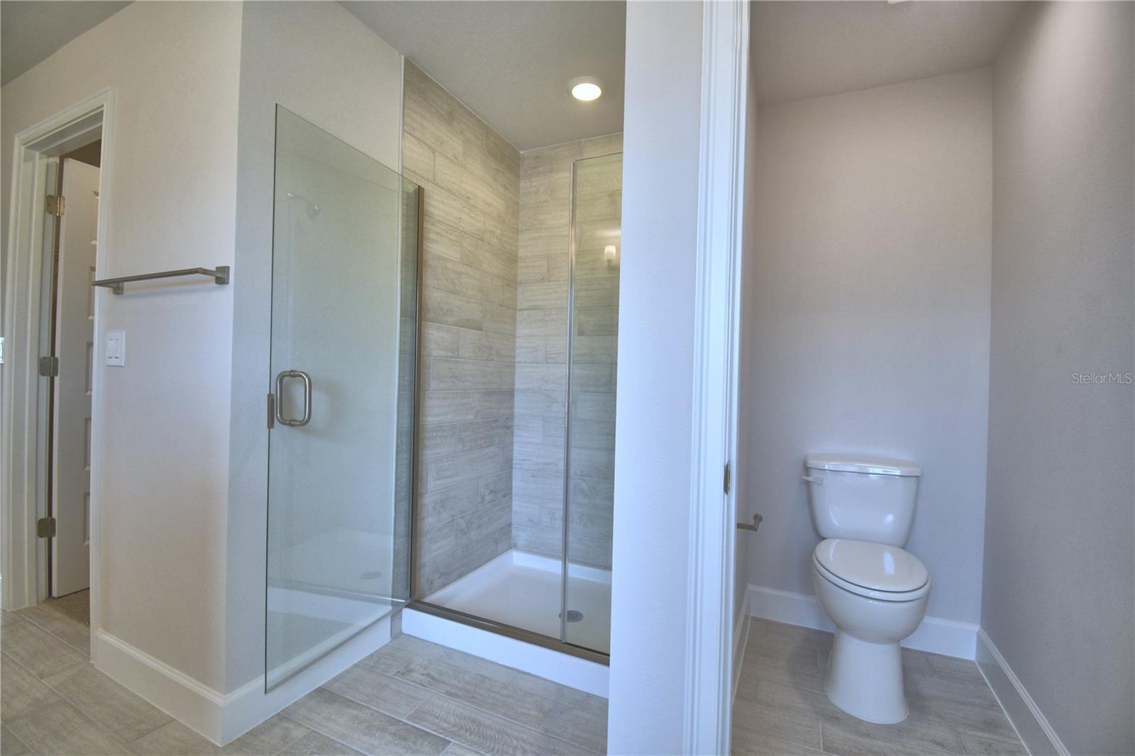 Image 43 of 69 For 5409 Waterside Drive