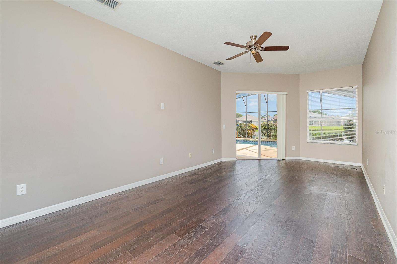 Image 16 of 40 For 13852 Eylewood Drive