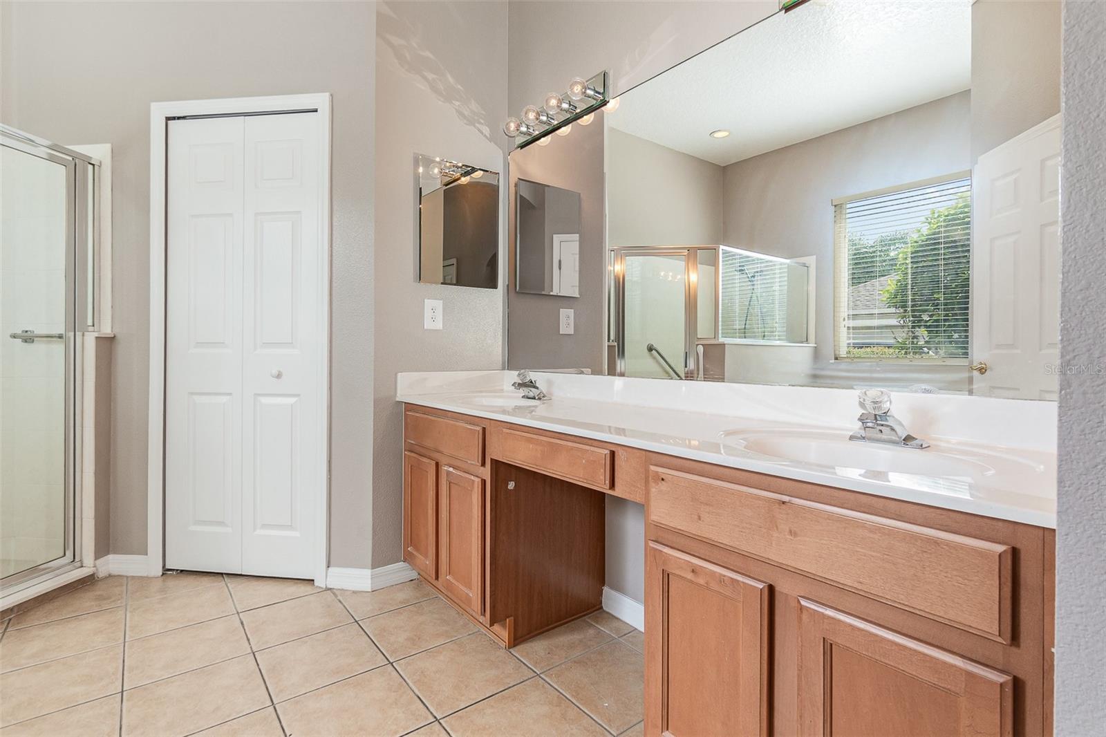 Image 18 of 40 For 13852 Eylewood Drive