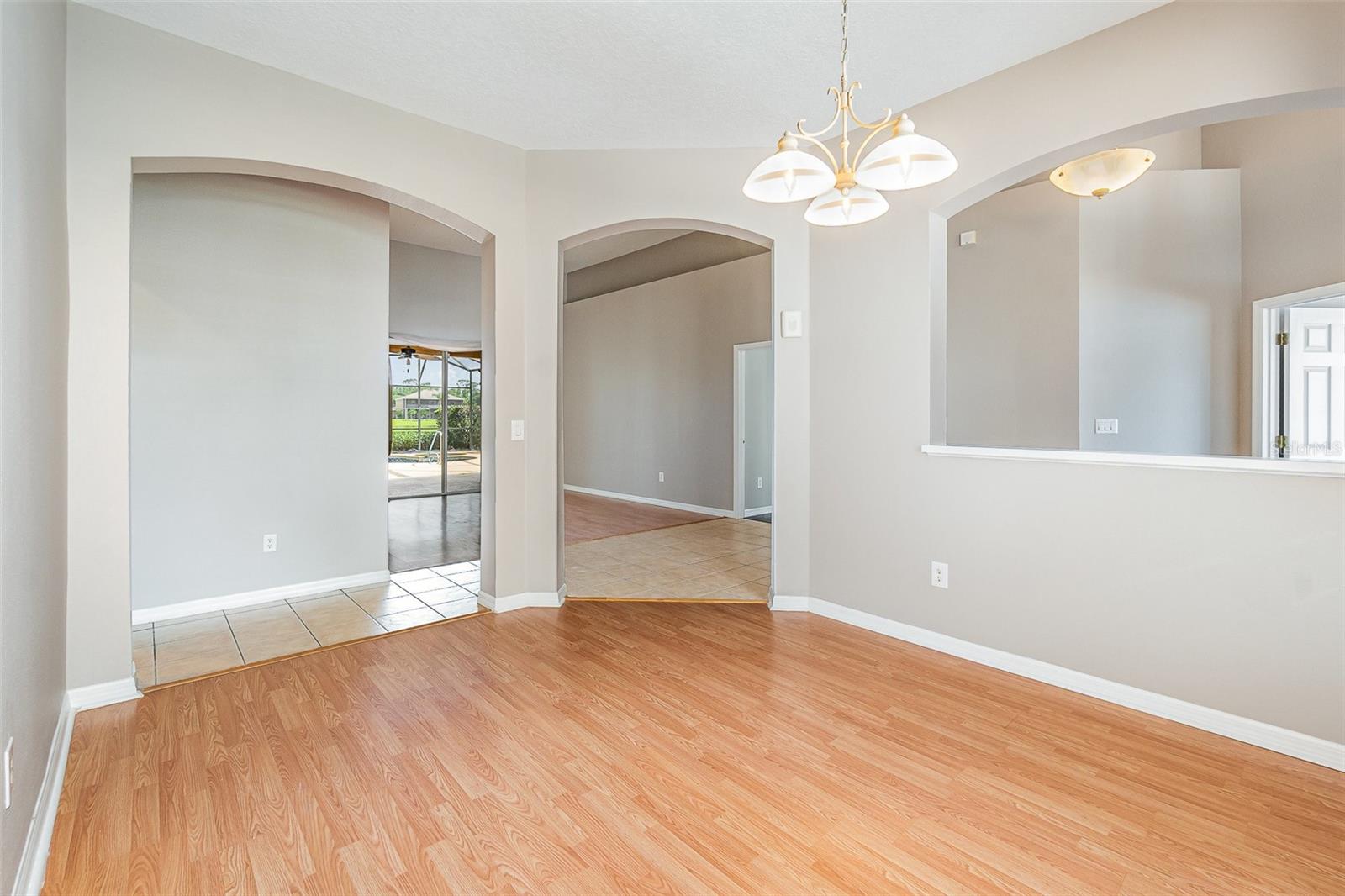 Image 7 of 40 For 13852 Eylewood Drive