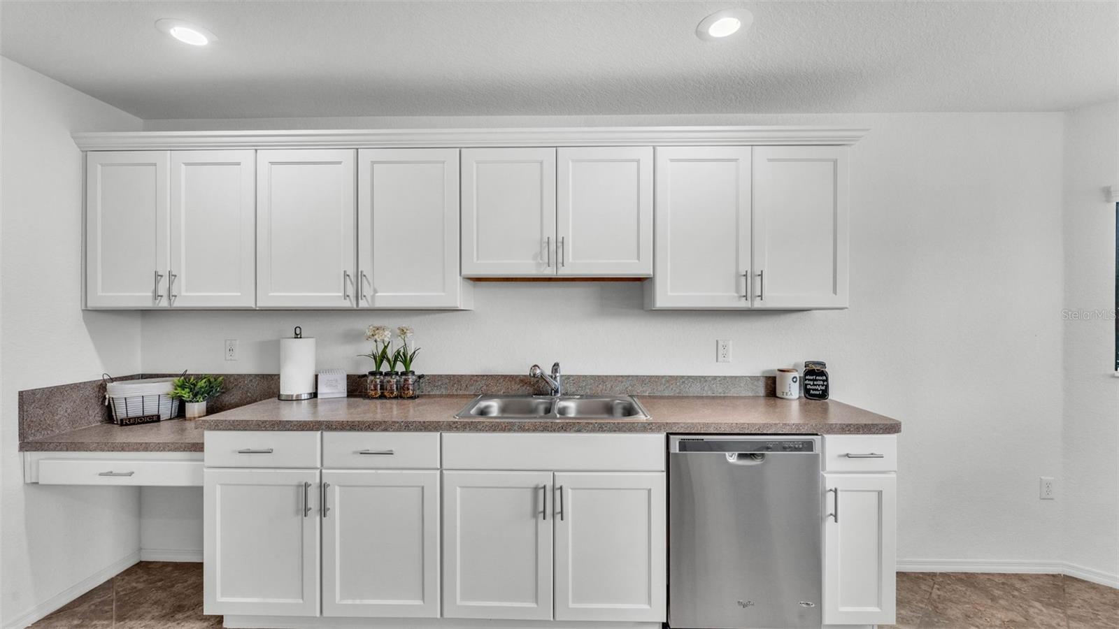 Image 11 of 40 For 1129 Bowline Street