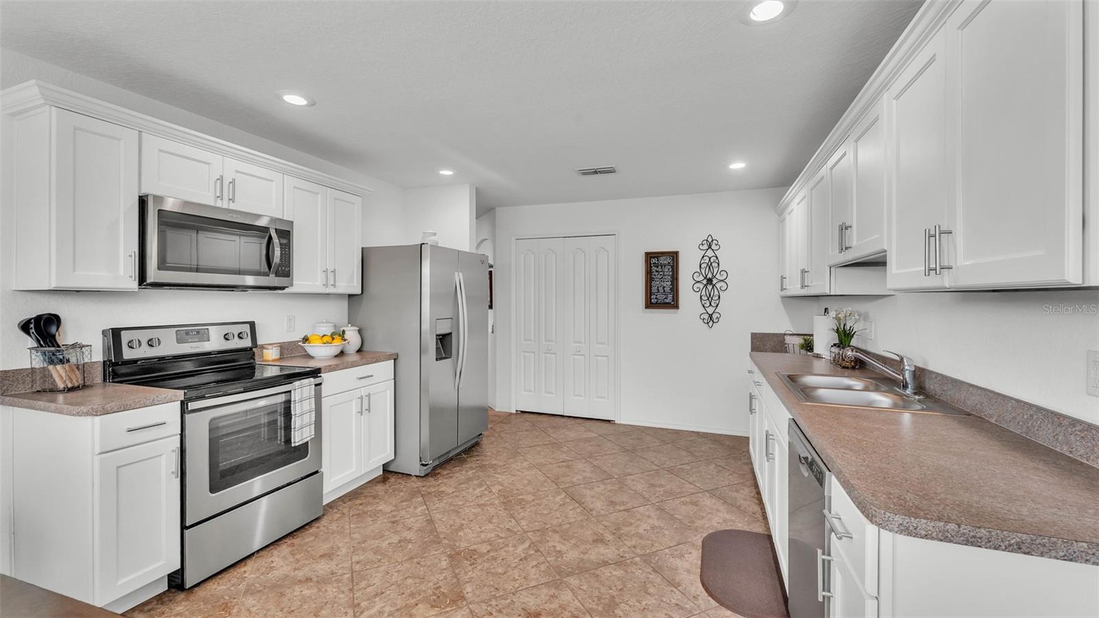 Image 14 of 40 For 1129 Bowline Street