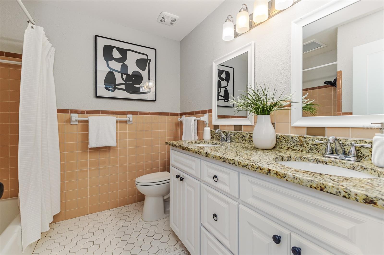 Image 26 of 45 For 2726 Cleveland Heights Boulevard