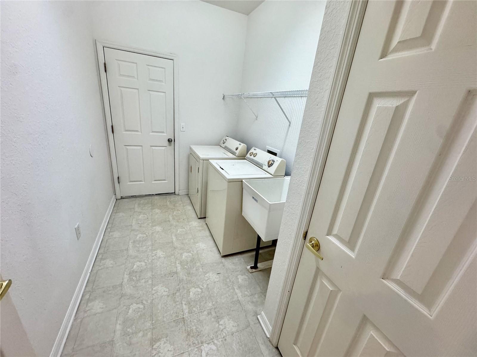 Image 19 of 25 For 5796 Woodruff Way
