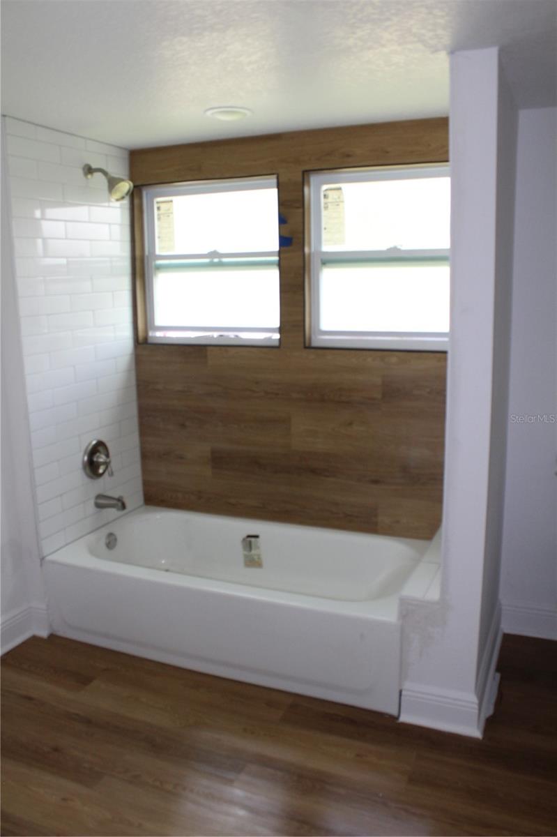 Image 12 of 46 For 701 1st Street Ne