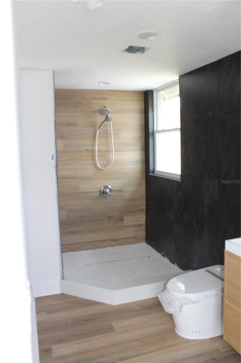 Image 23 of 46 For 701 1st Street Ne