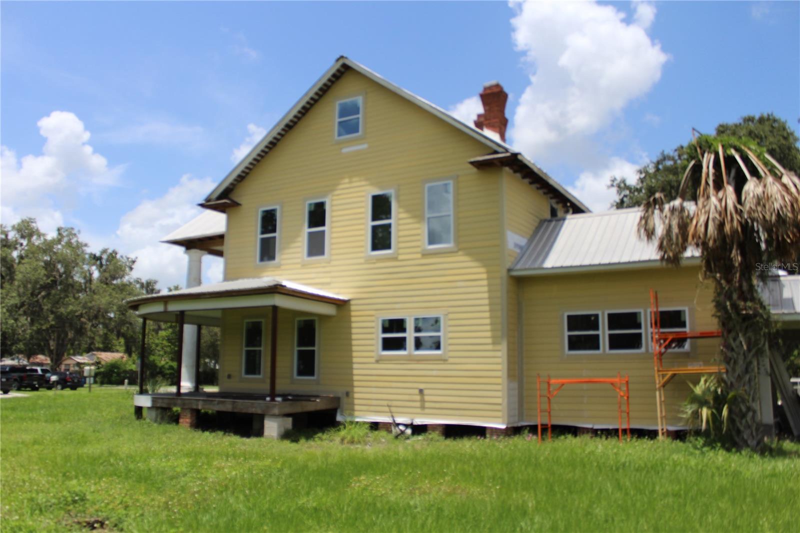 Image 3 of 46 For 701 1st Street Ne