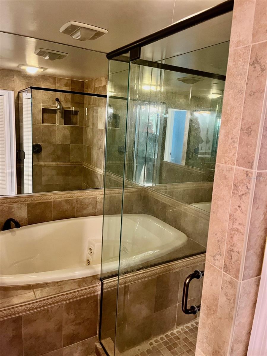 Image 11 of 25 For 37700 Clinton Avenue