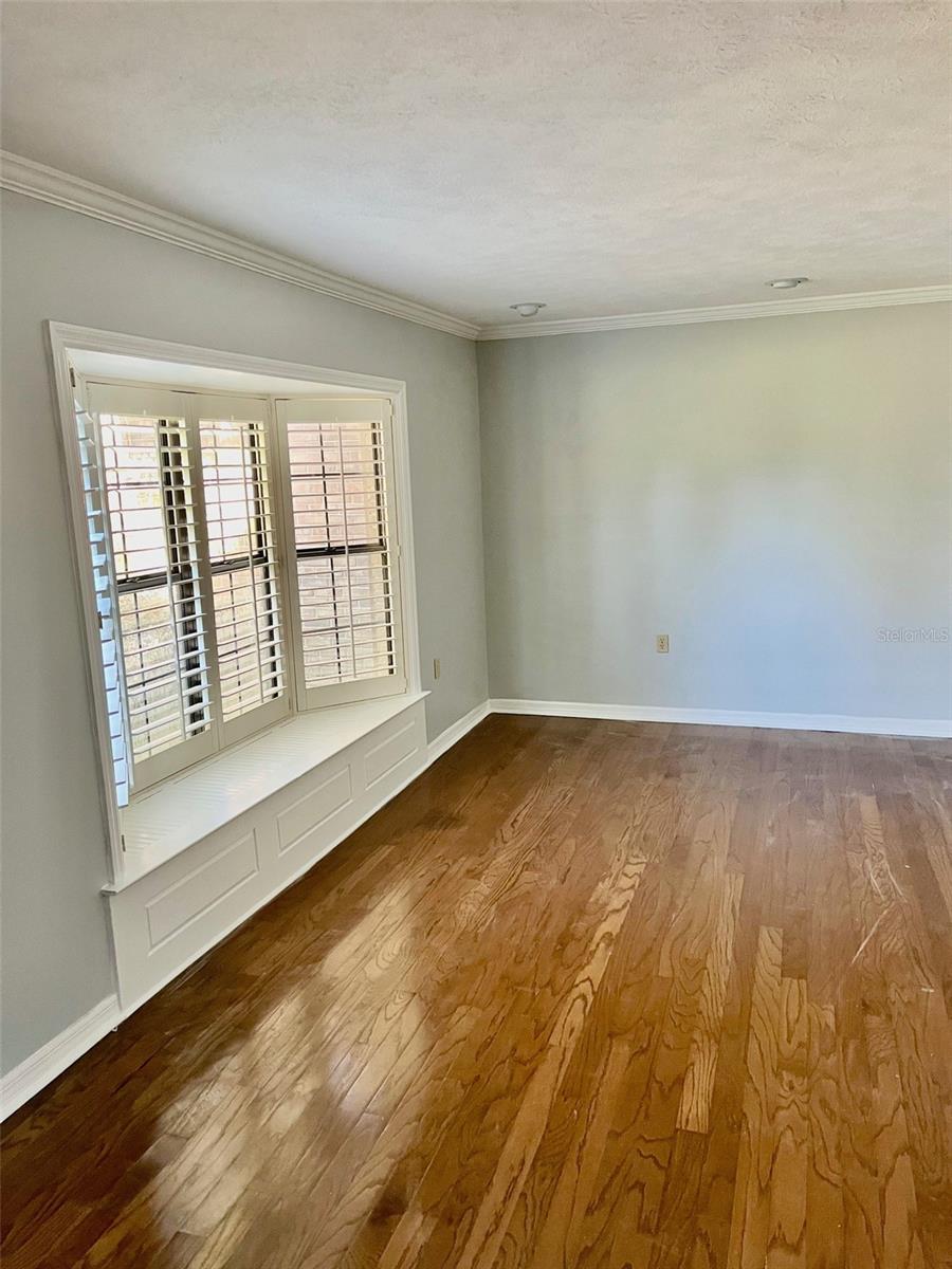 Image 16 of 25 For 37700 Clinton Avenue