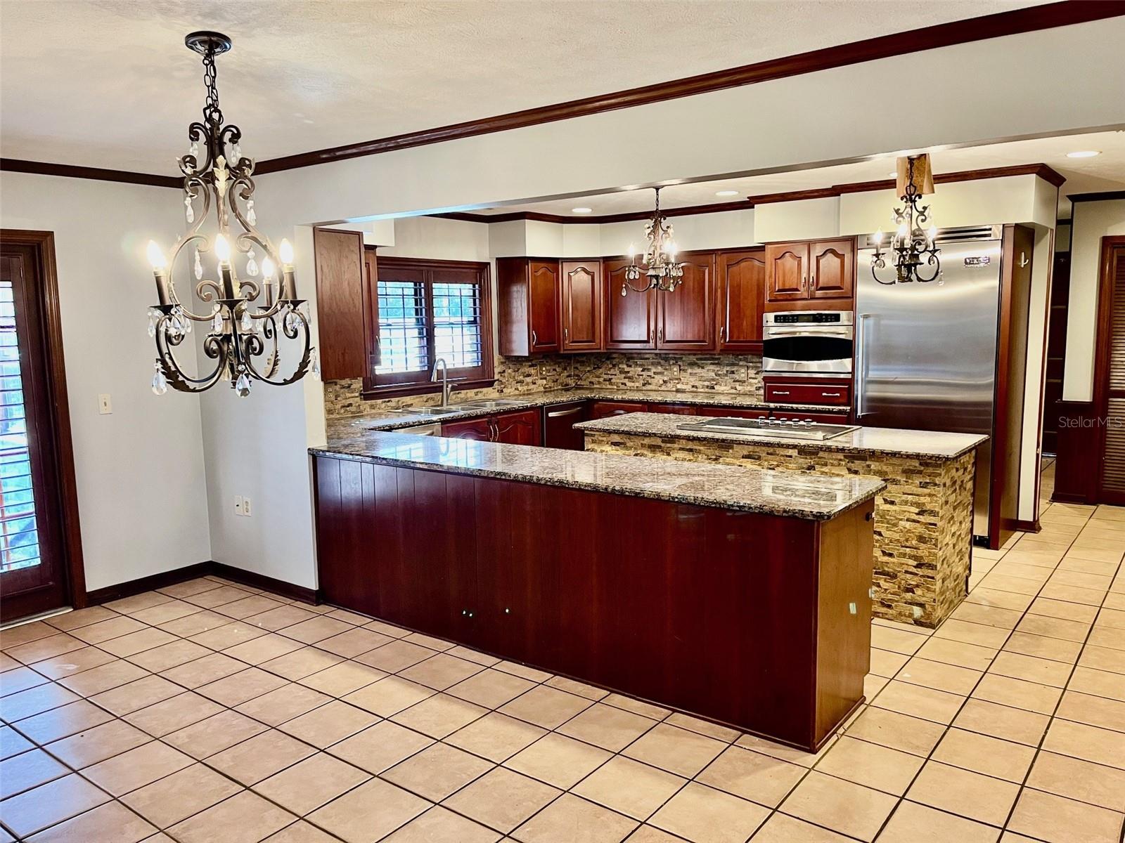 Image 20 of 25 For 37700 Clinton Avenue