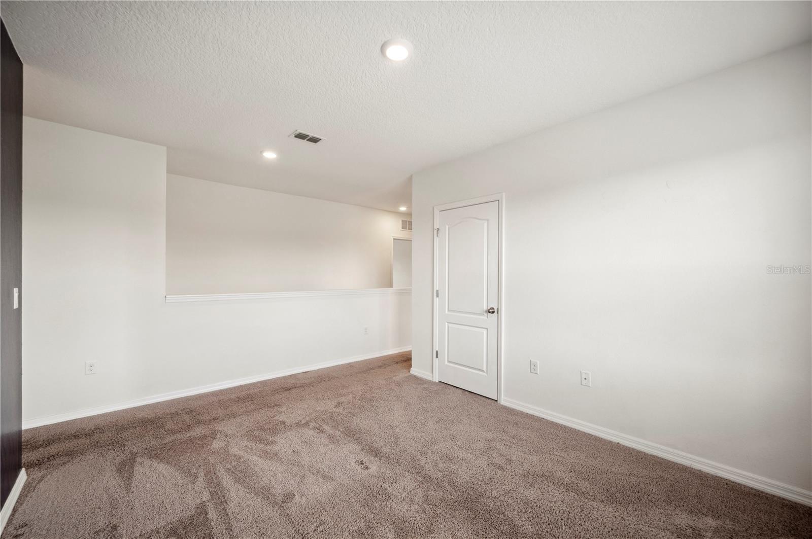 Image 19 of 49 For 2062 Blue Highlands Drive