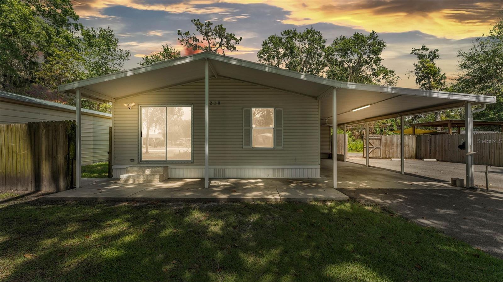 Details for 6210 Pinewood Village Circle E, LAKELAND, FL 33811