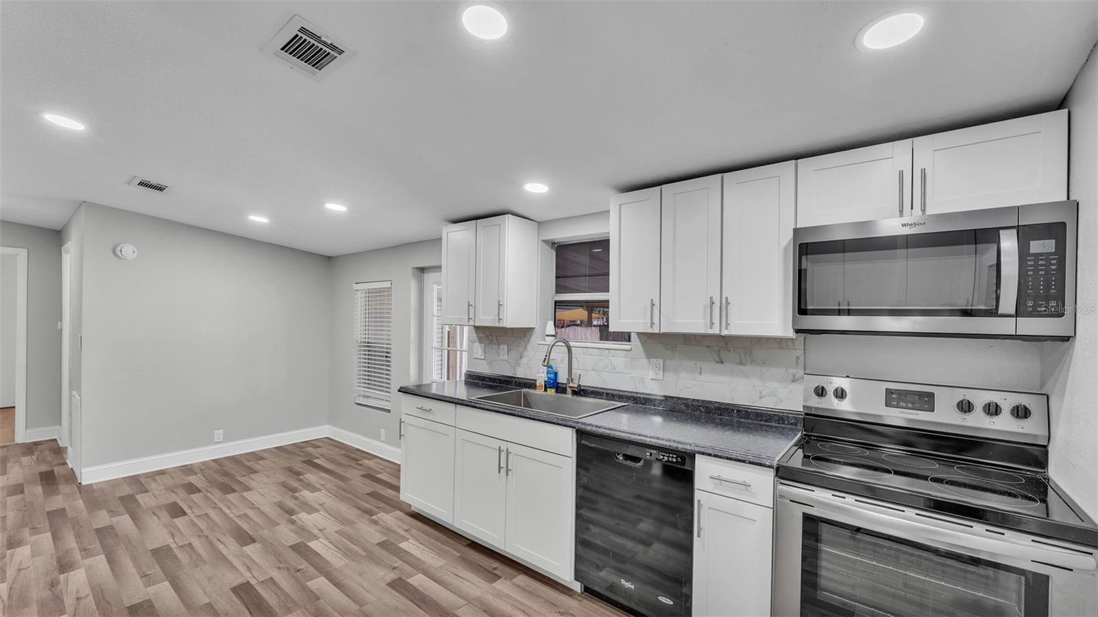 Image 26 of 37 For 6210 Pinewood Village Circle E