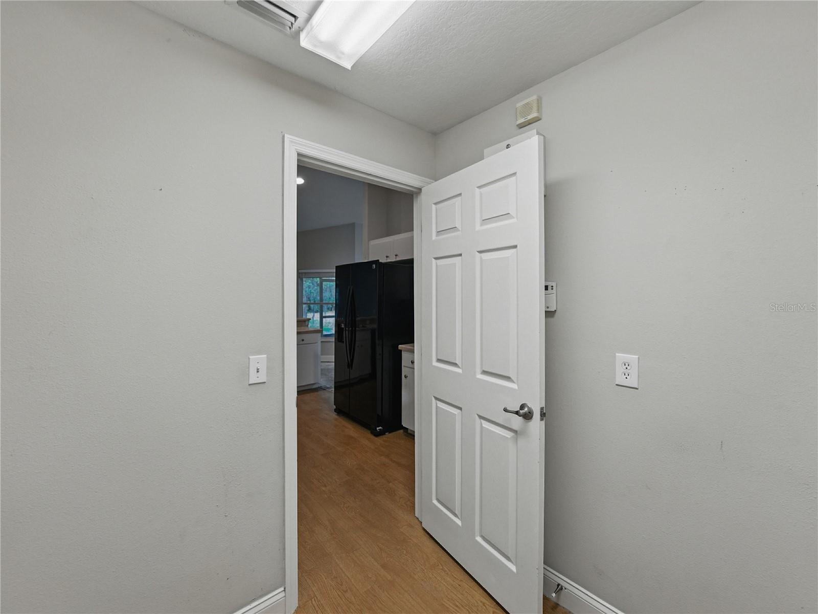Image 14 of 68 For 5522 1st Street Se