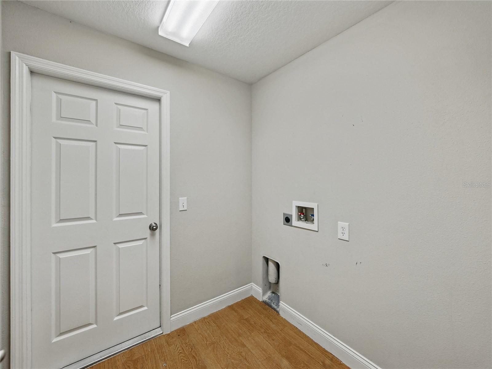 Image 15 of 68 For 5522 1st Street Se