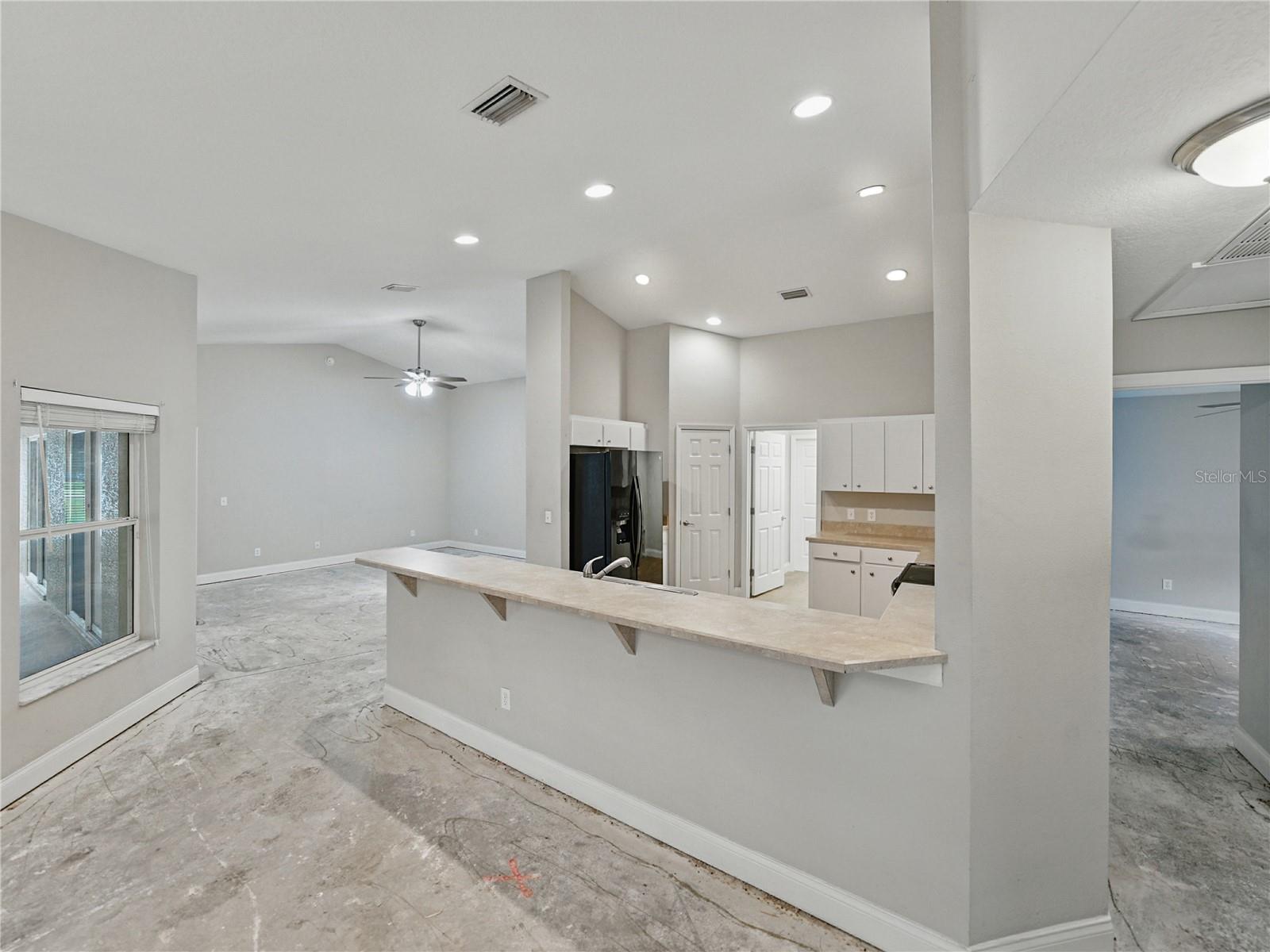 Image 18 of 68 For 5522 1st Street Se