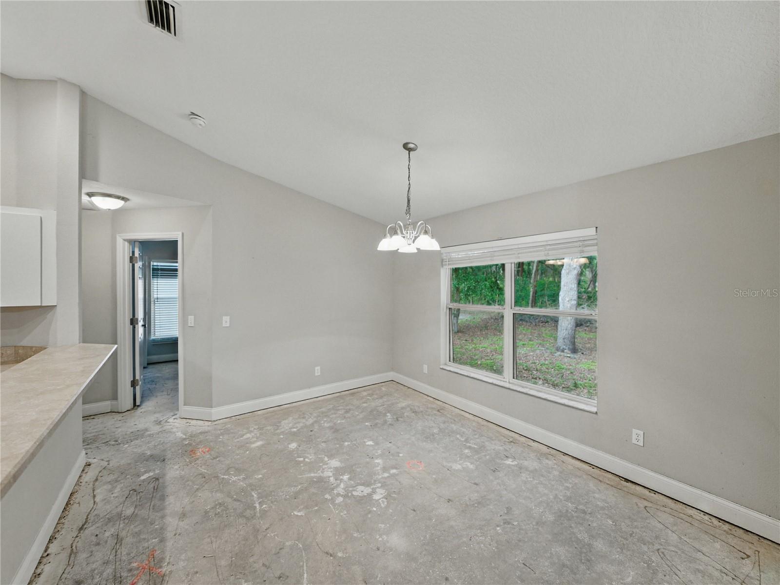 Image 21 of 68 For 5522 1st Street Se