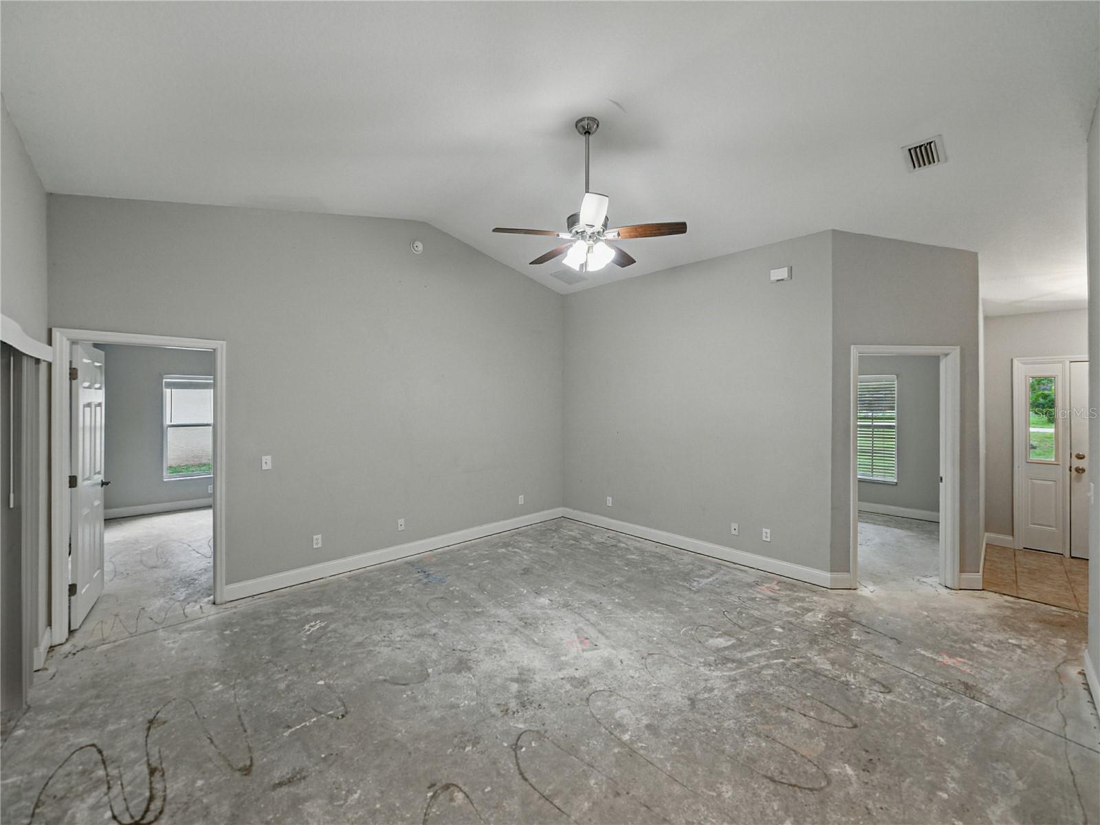 Image 22 of 68 For 5522 1st Street Se