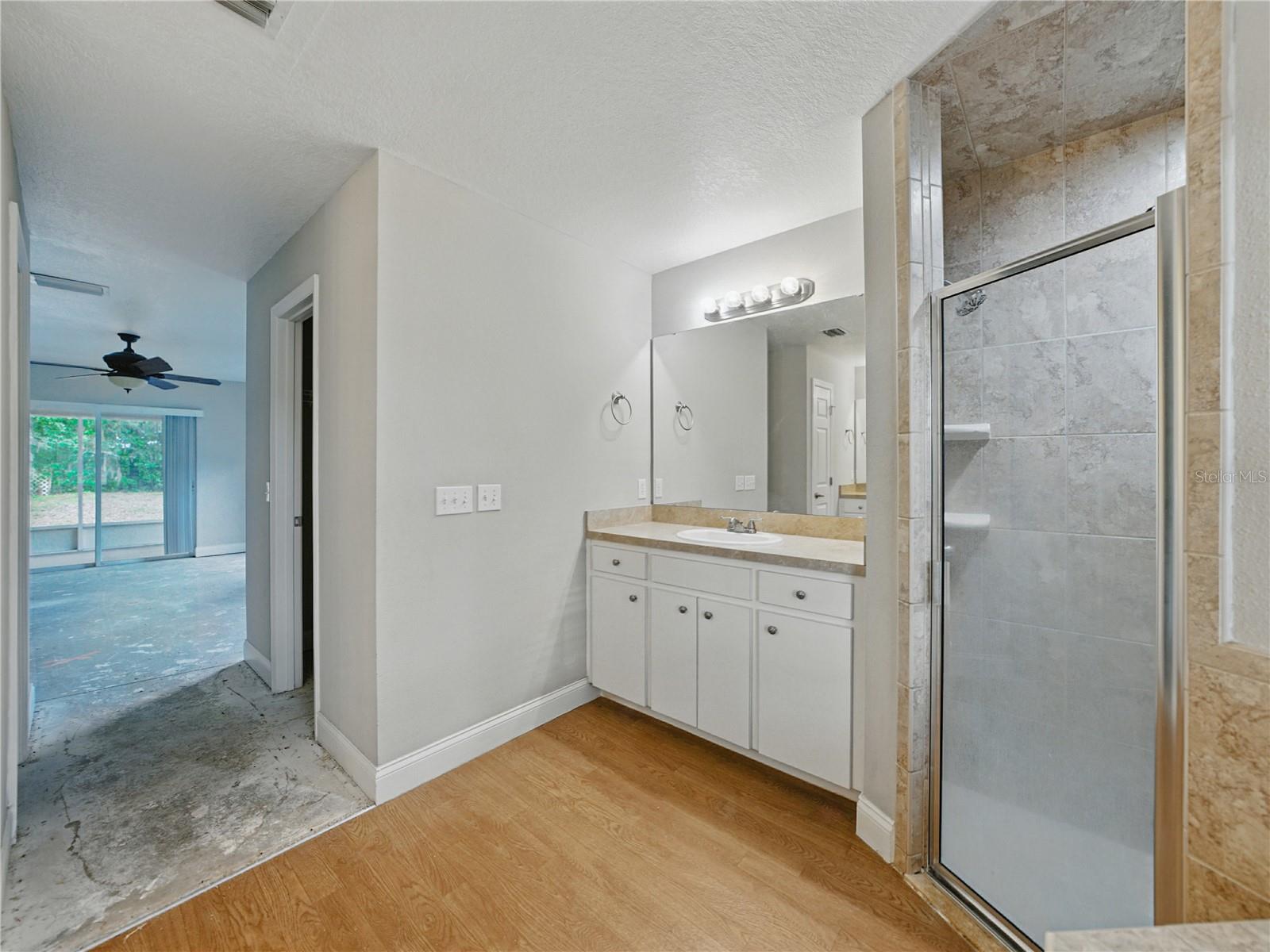 Image 32 of 68 For 5522 1st Street Se