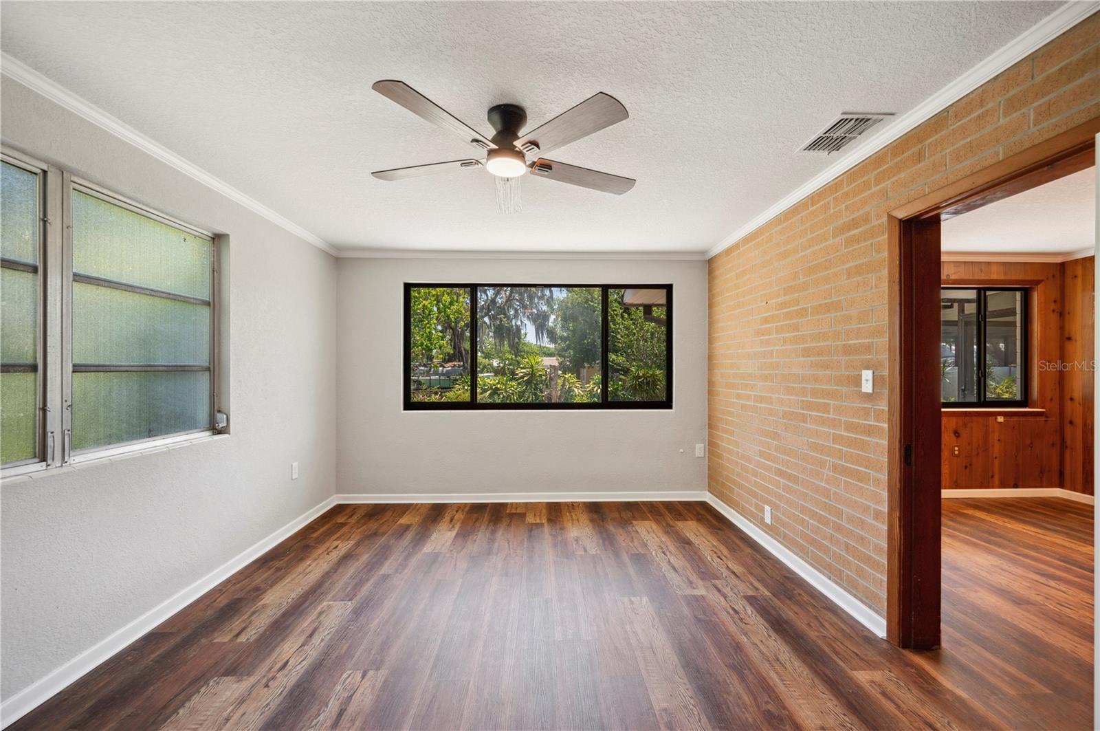 Image 15 of 31 For 1830 Casco  