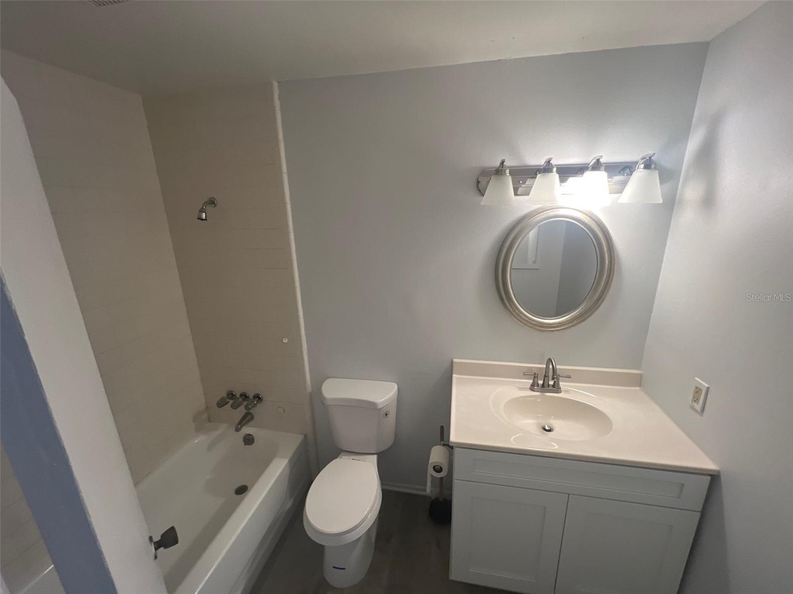 Image 13 of 21 For 2362 Delrose Drive E