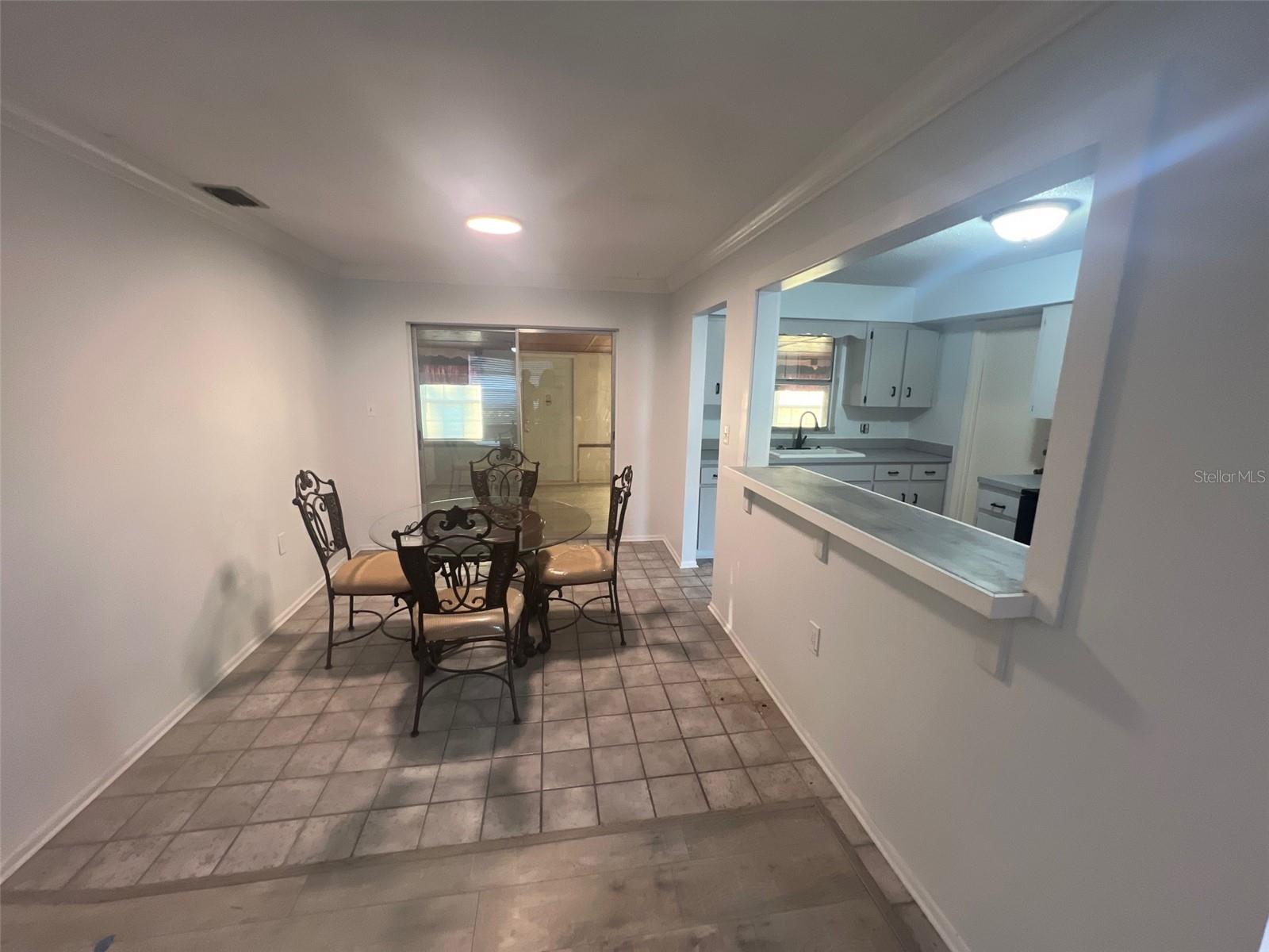 Image 9 of 21 For 2362 Delrose Drive E