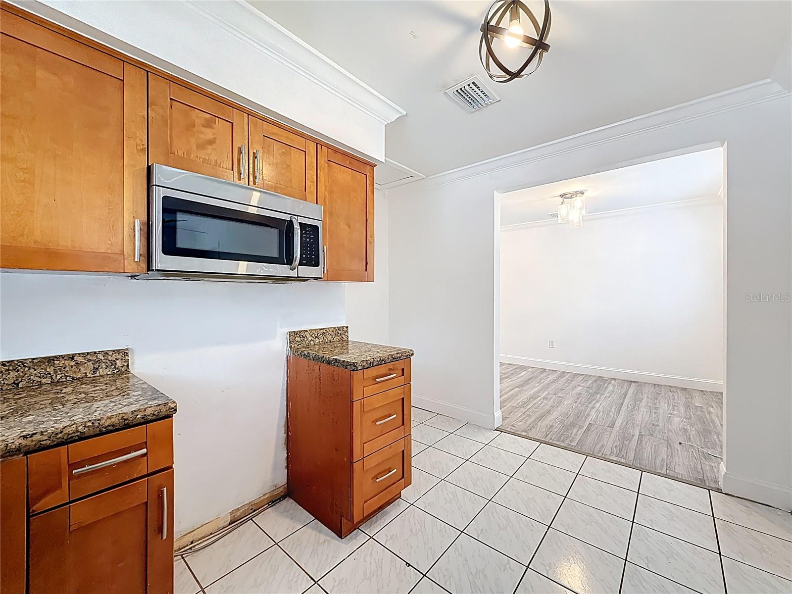 Image 15 of 40 For 6464 Mcclellan Street