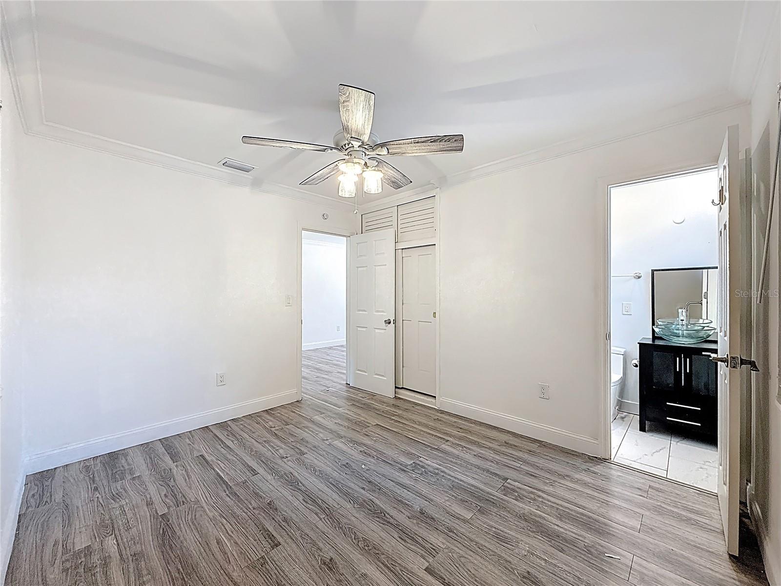 Image 22 of 40 For 6464 Mcclellan Street