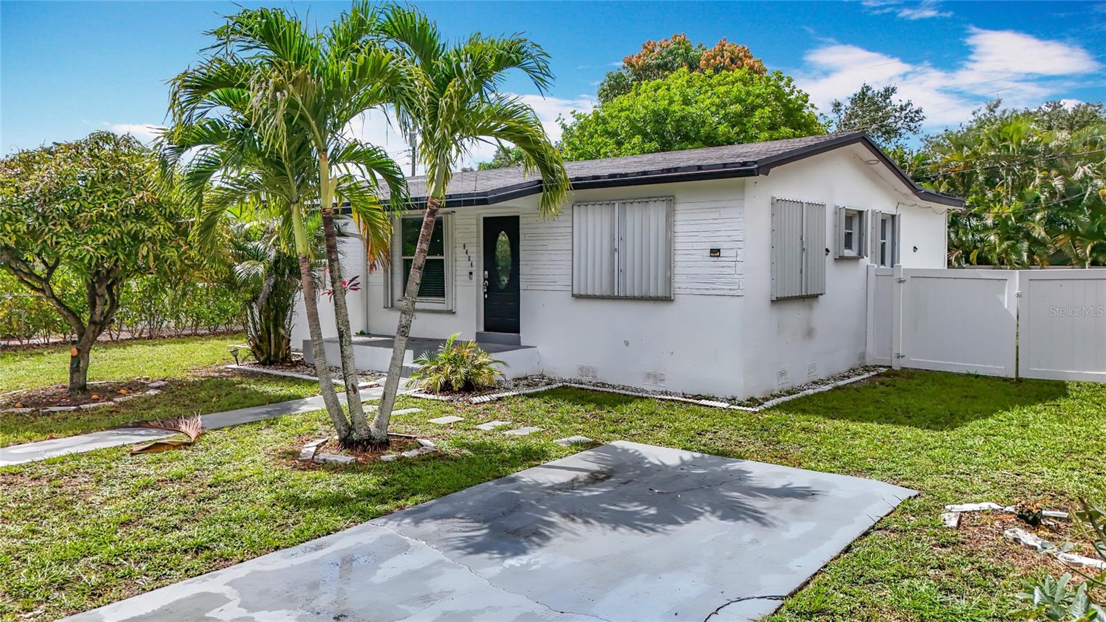 Image 3 of 40 For 6464 Mcclellan Street
