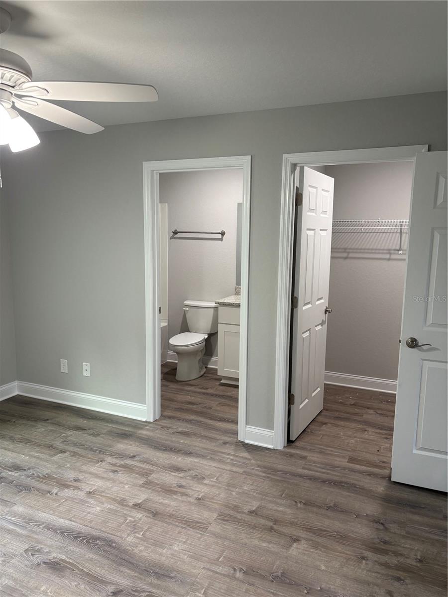 Image 11 of 39 For 502 & 504 2nd Street Sw