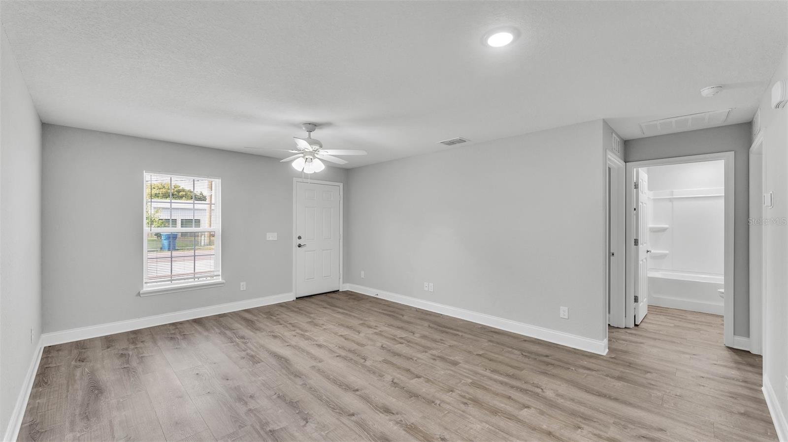 Image 21 of 39 For 502 & 504 2nd Street Sw