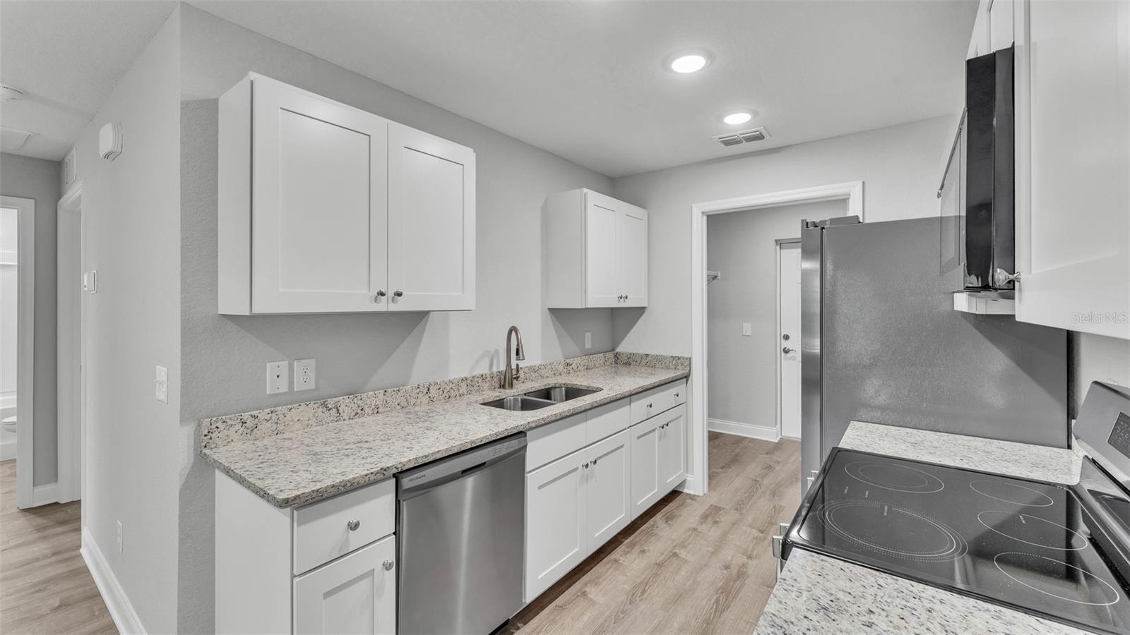 Image 23 of 39 For 502 & 504 2nd Street Sw