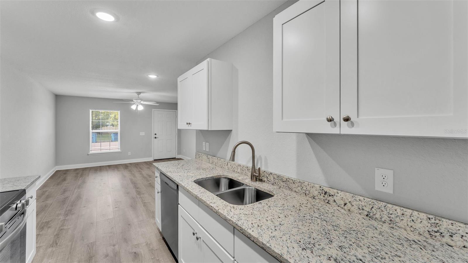 Image 25 of 39 For 502 & 504 2nd Street Sw