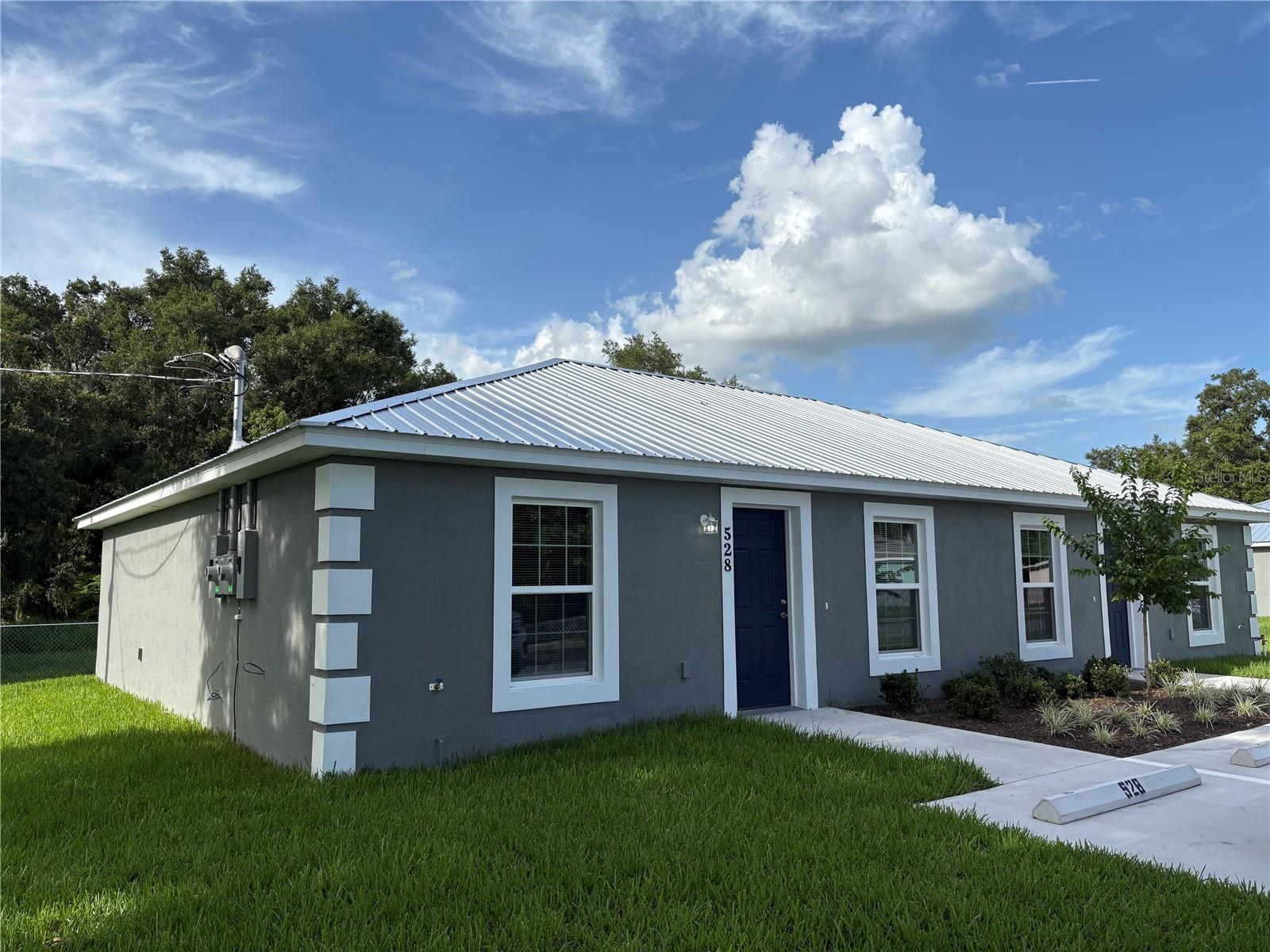 Image 4 of 39 For 502 & 504 2nd Street Sw