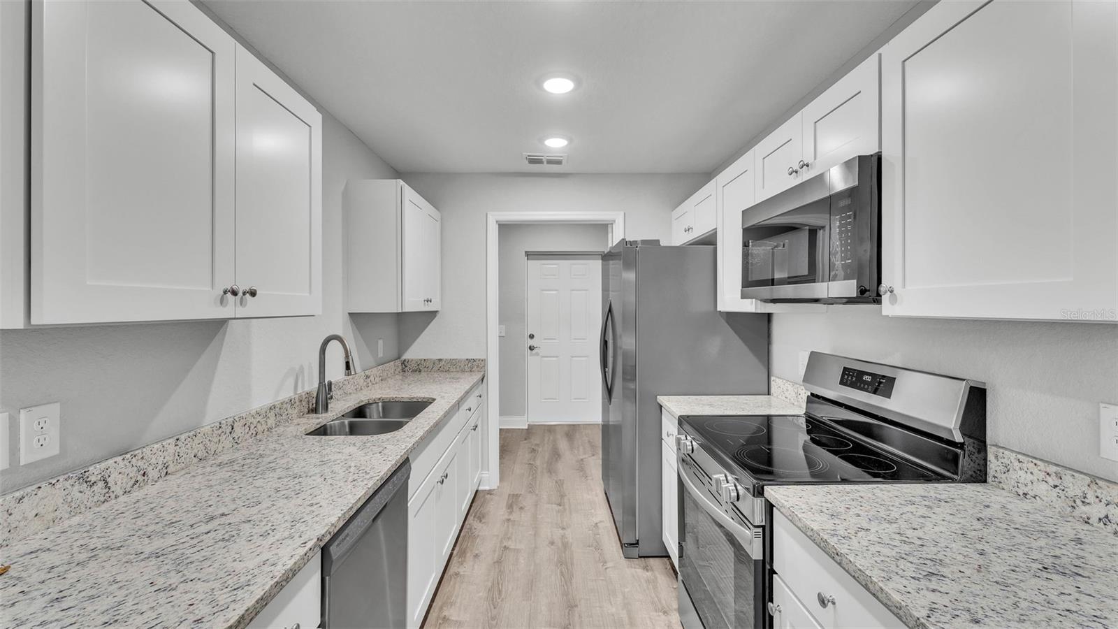 Image 9 of 39 For 502 & 504 2nd Street Sw
