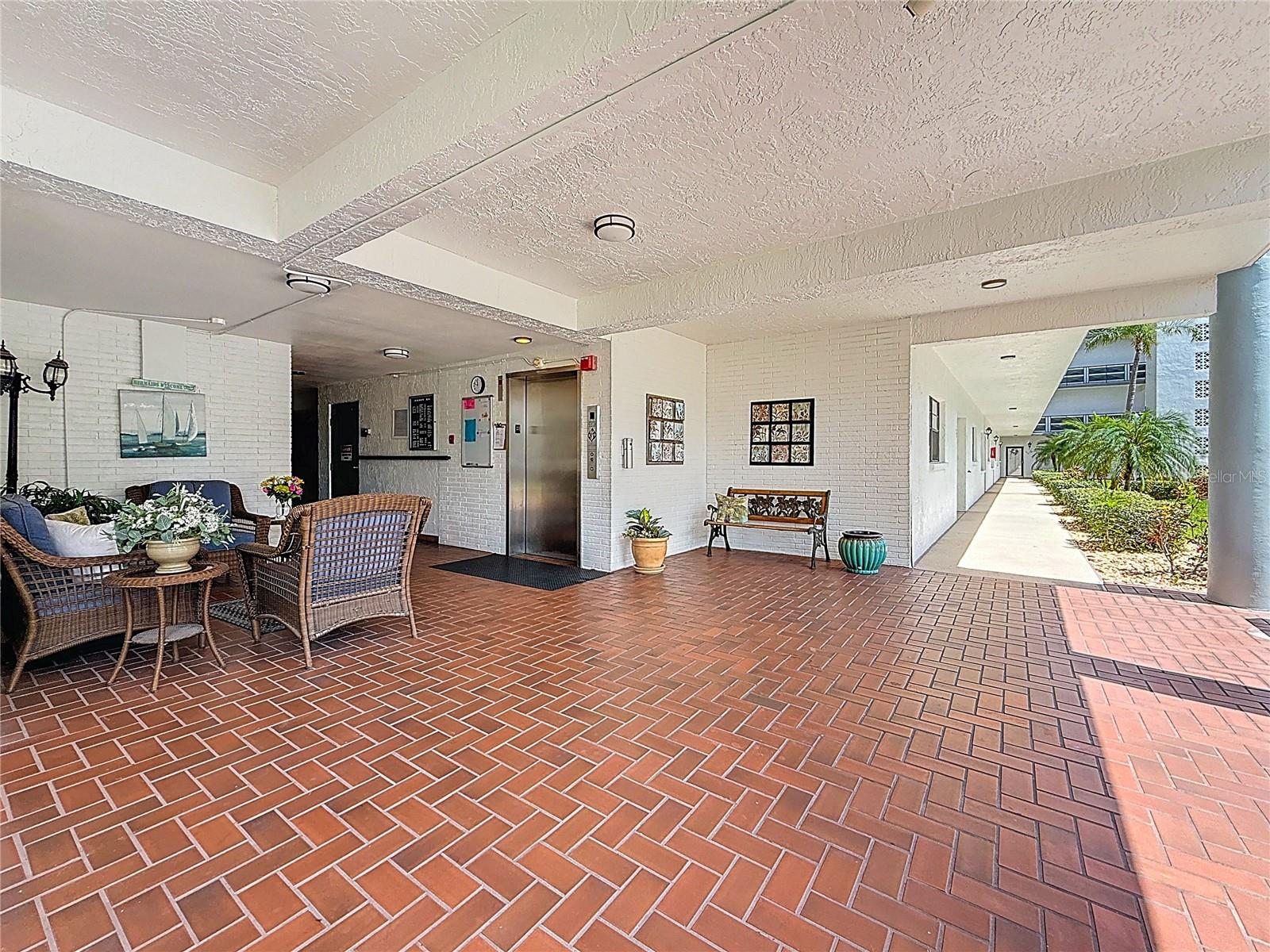 Image 14 of 49 For 5980 80th Street N 408