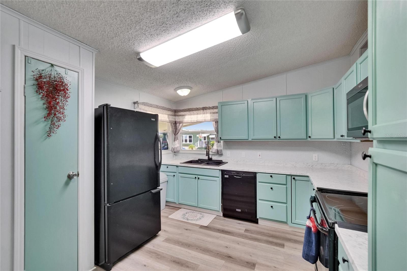 Image 16 of 59 For 1811 Sherwood Hill Dr