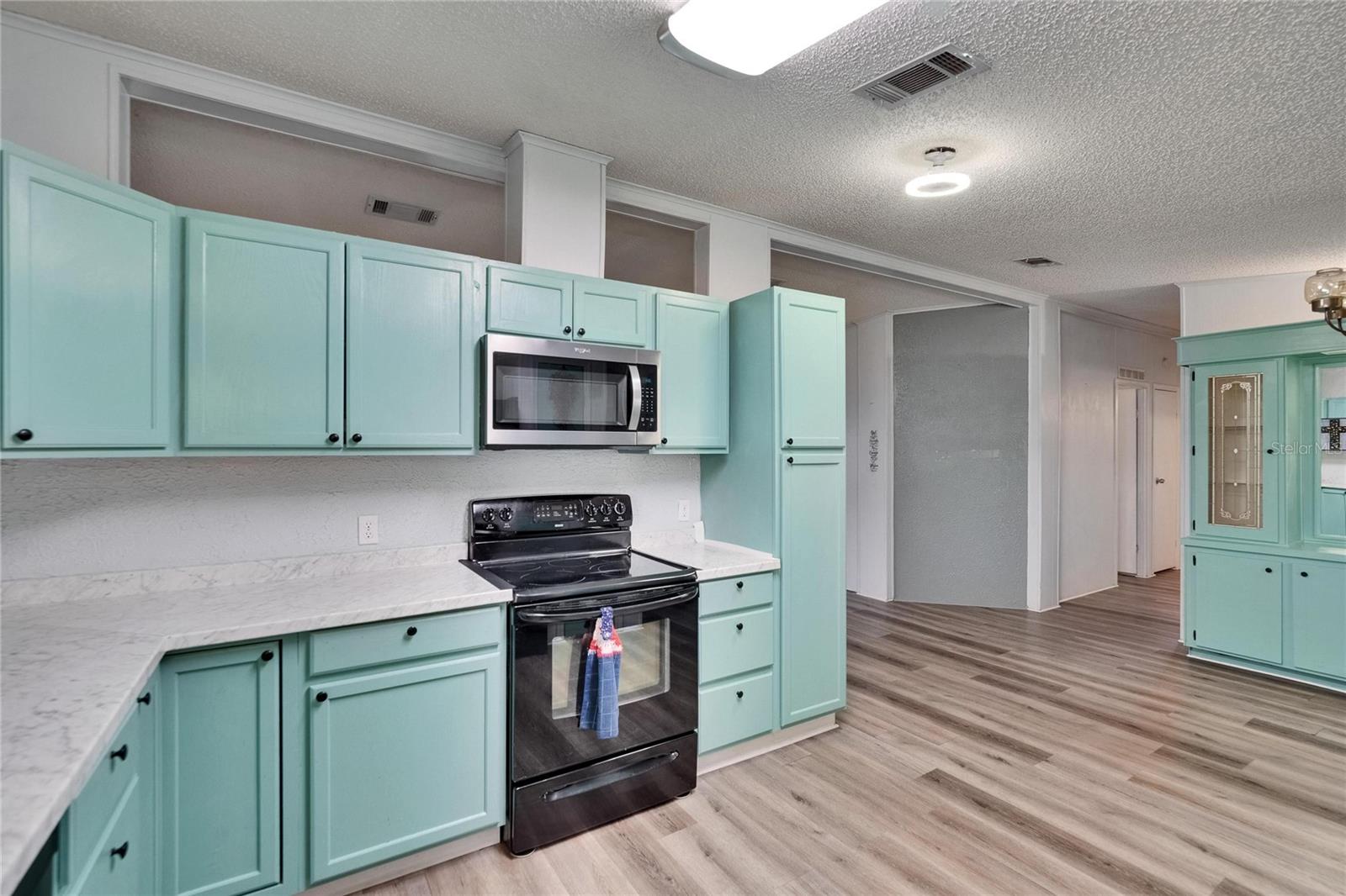 Image 18 of 59 For 1811 Sherwood Hill Dr