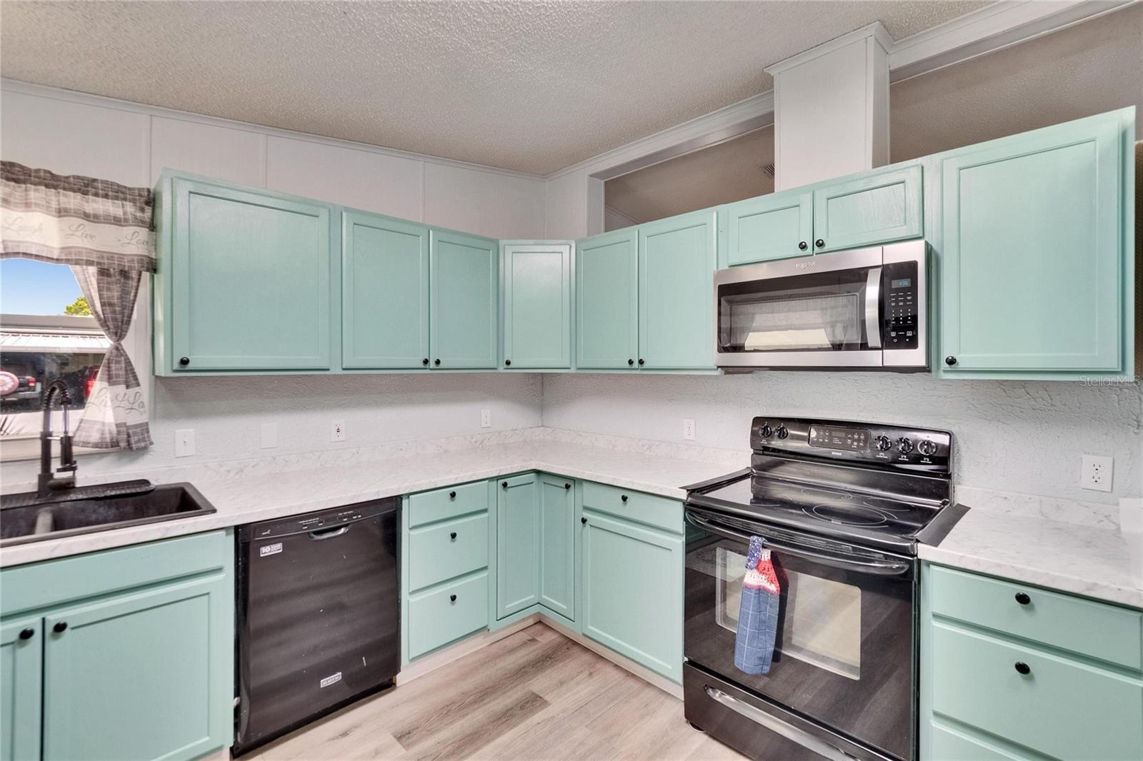 Image 19 of 59 For 1811 Sherwood Hill Dr