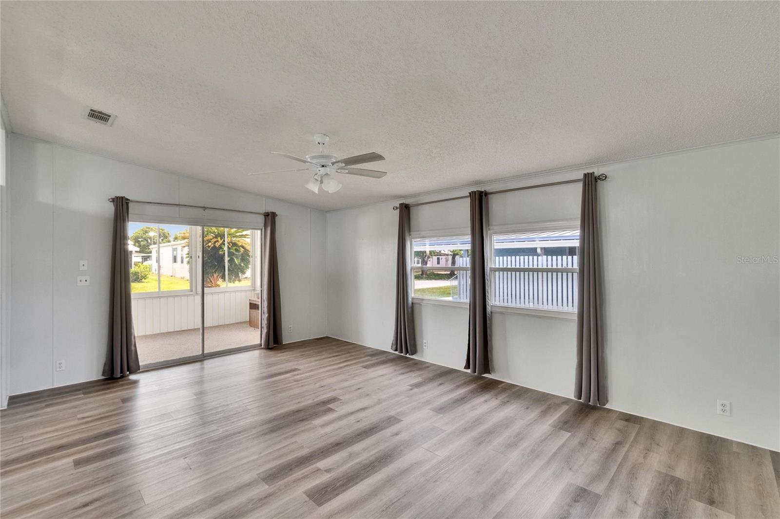 Image 23 of 59 For 1811 Sherwood Hill Dr