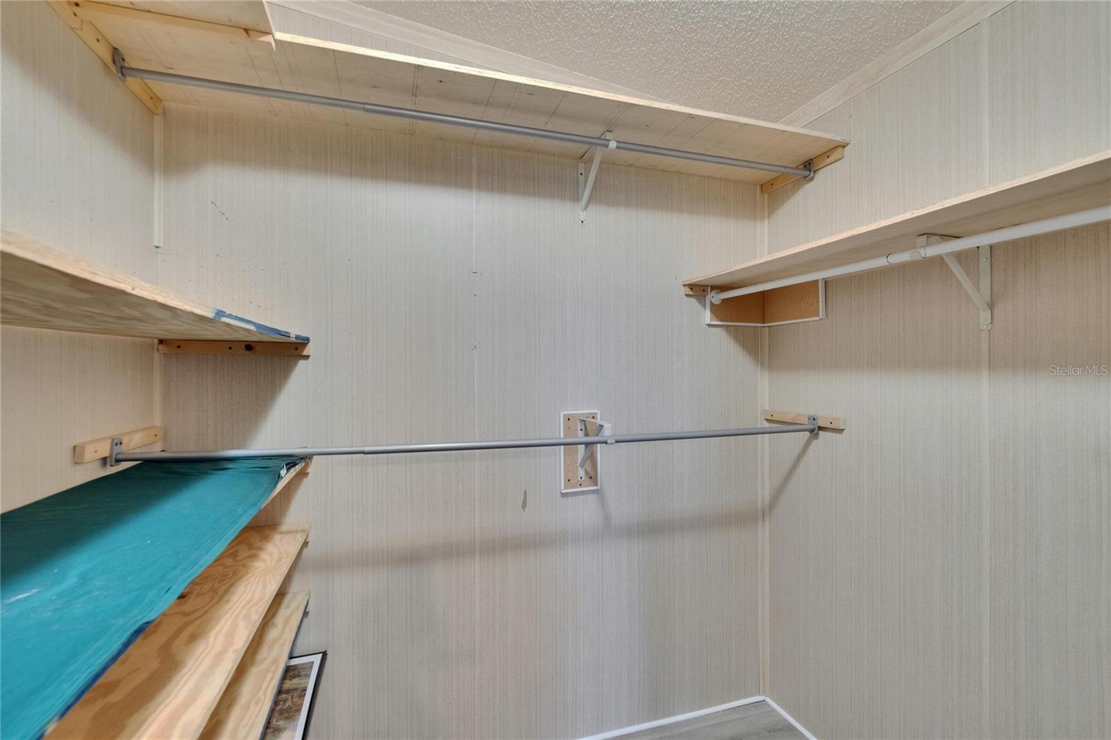 Image 41 of 59 For 1811 Sherwood Hill Dr