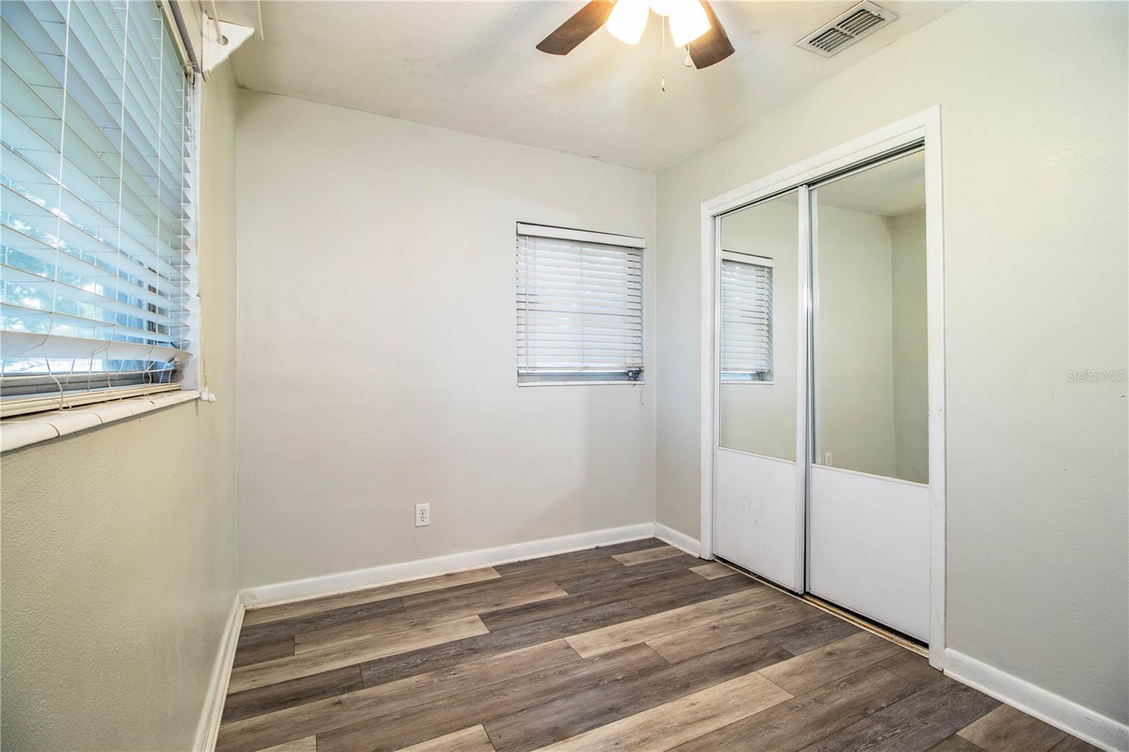 Image 16 of 38 For 1604 Park Drive