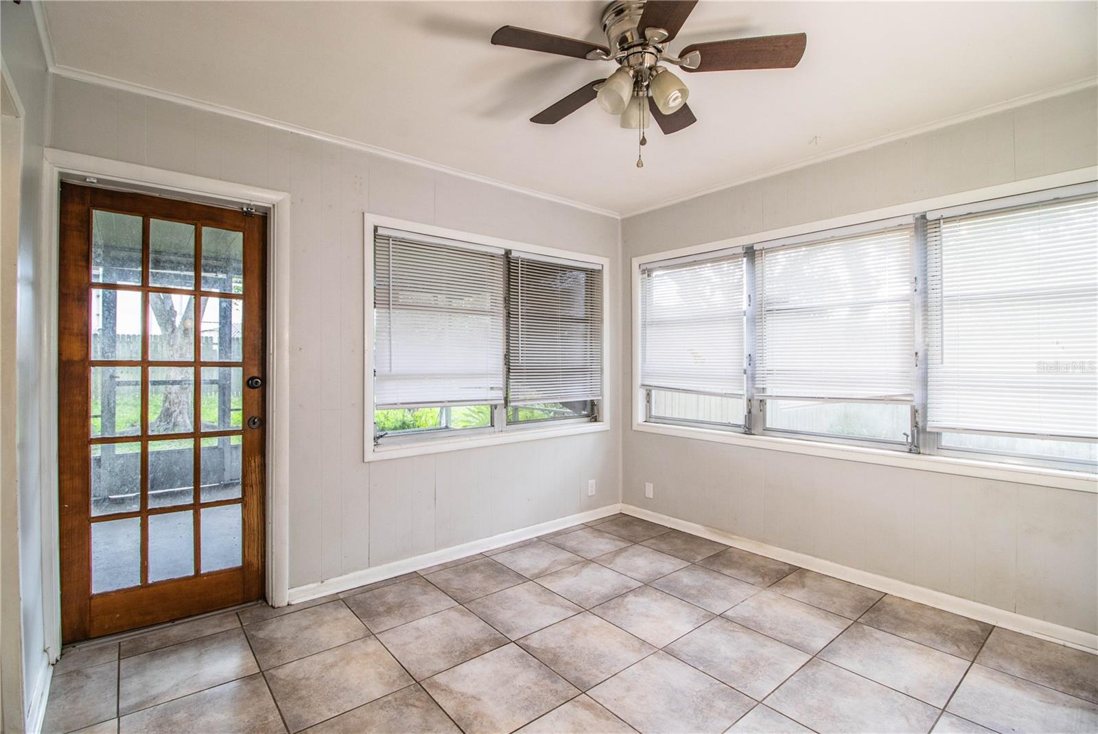 Image 7 of 38 For 1604 Park Drive