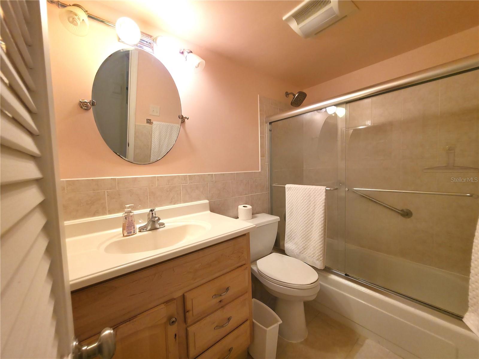 Image 11 of 18 For 1893 Shore Drive S 208