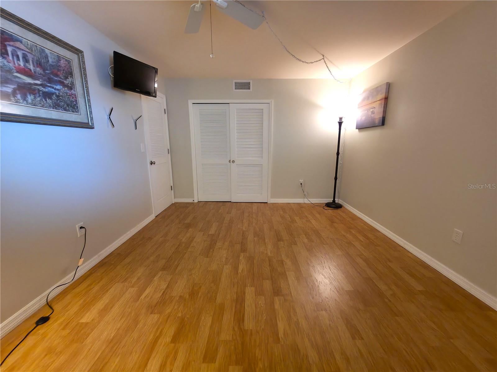 Image 8 of 18 For 1893 Shore Drive S 208